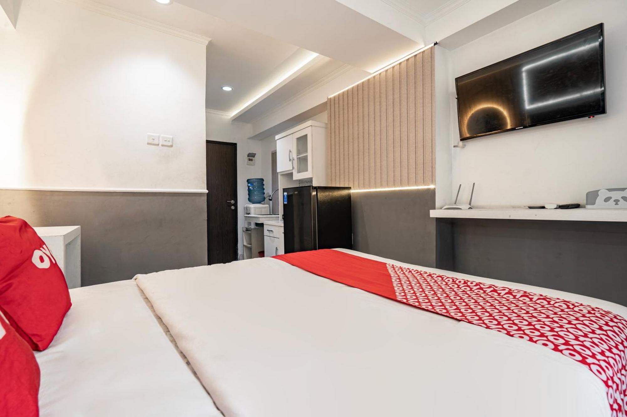 Oyo 94100 Gateway Pasteur Apartment By Ilyasa Бандунг Екстер'єр фото