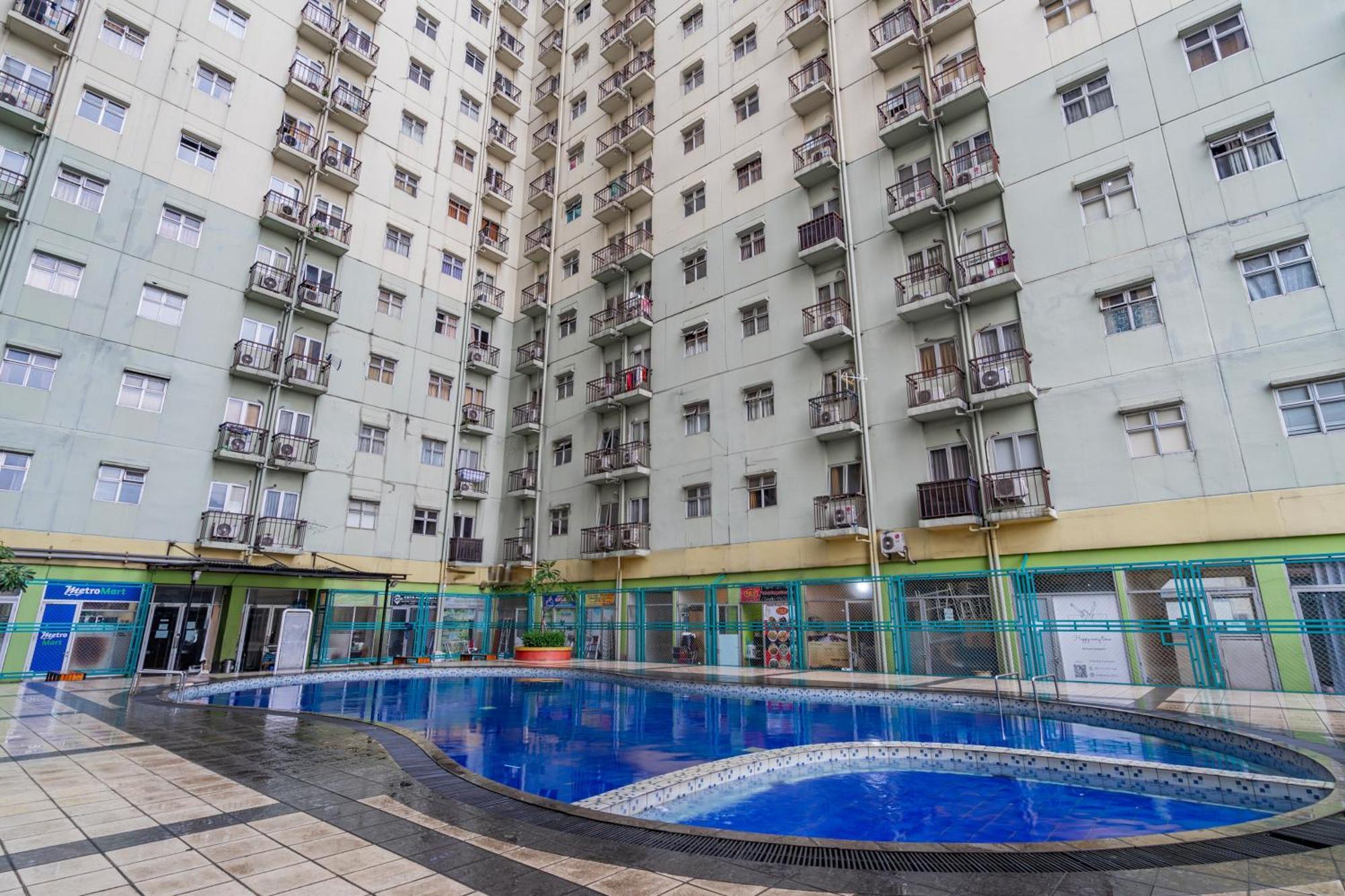 Oyo 94100 Gateway Pasteur Apartment By Ilyasa Бандунг Екстер'єр фото