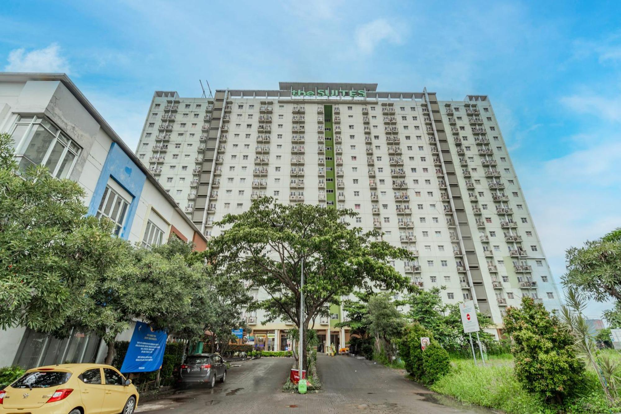 Oyo 94100 Gateway Pasteur Apartment By Ilyasa Бандунг Екстер'єр фото